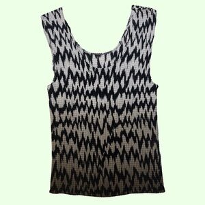 NICOLA Monochrome Zigzag Tank Top